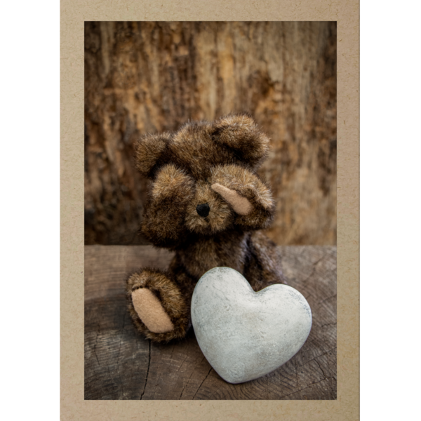 Trauriger Teddybär mit Herz